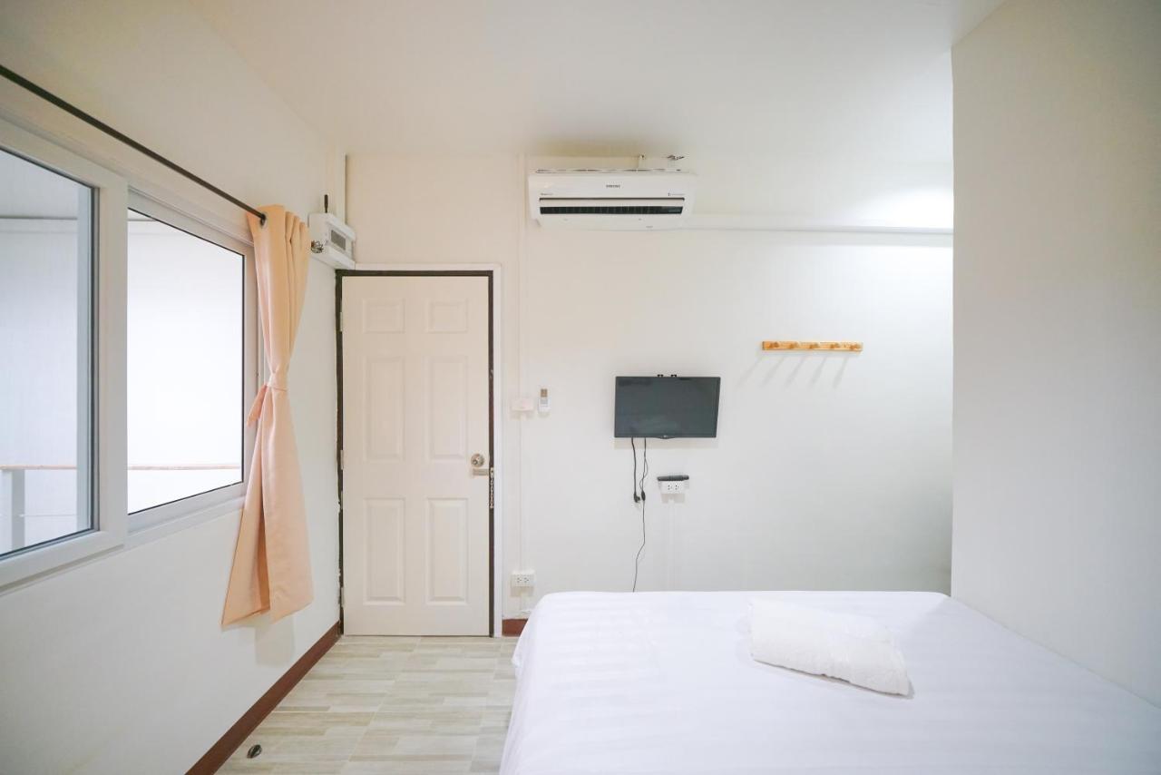 Nut Hostal *